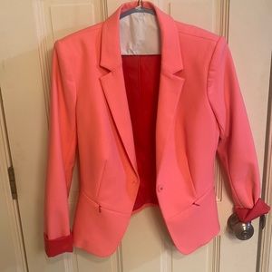 Stunning gorgeous pink blazer from Elizabeth and James! Size medium